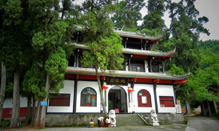 初夏歡樂行，暢游鶴鳴山